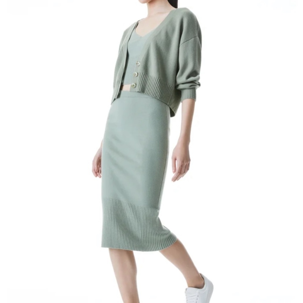 Alice and Olivia set